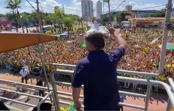 Multidão recebe Bolsonaro que participa de carreata em Ribeirão Preto (SP) 